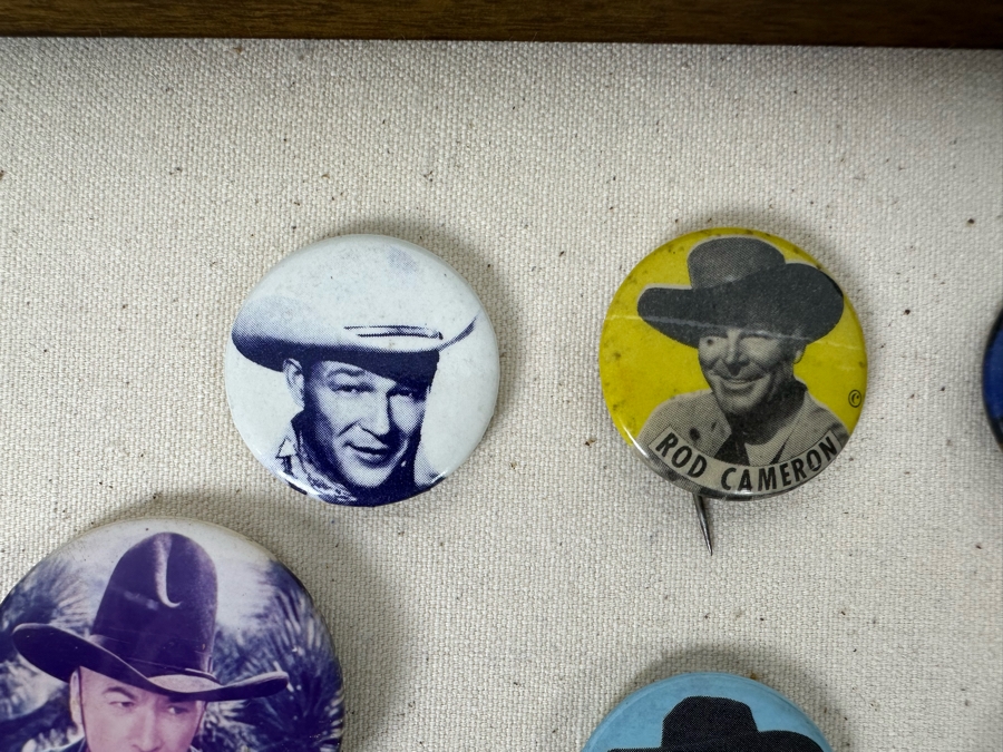 Collection Of Vintage Collectible Western Movie Star Actor Cowboy Buttons In Nice Shawdowbox Hinged Display Case 6 X 11 - See Photos [Photo 7]