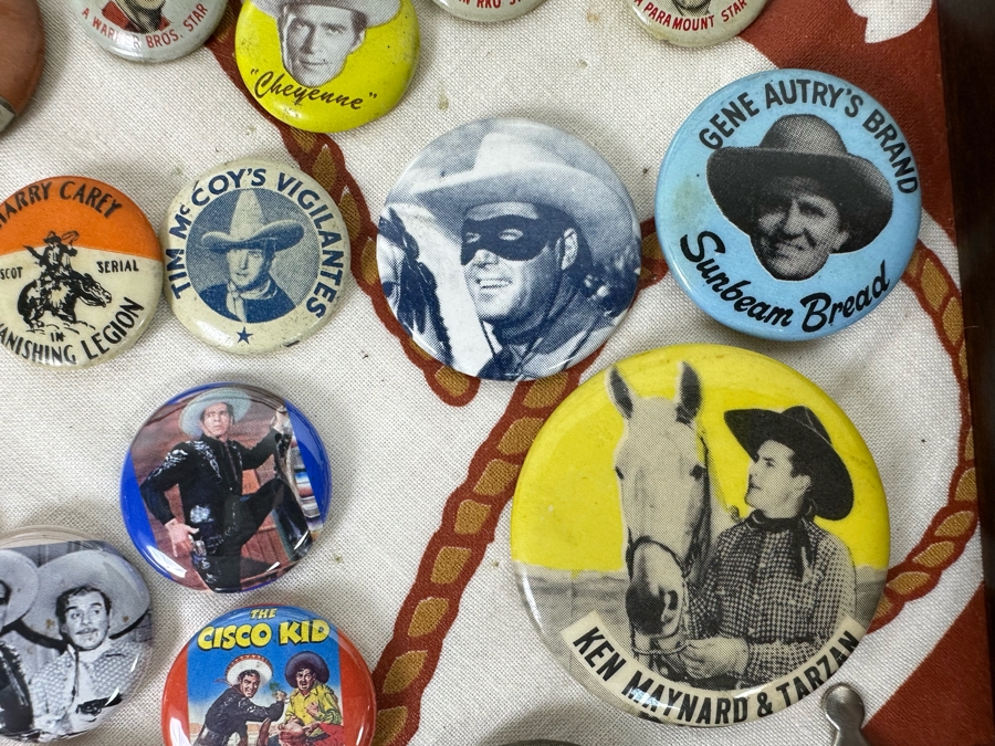 Huge Collection Of Vintage Collectible Western Movie Star Actor Cowboy Buttons, Roy Rogers Pocket Knife & Miniature Toy Pistols / Rifle Displayed In Nice Shawdowbox Display Case: Hoot Gibson, John Wayne, Gene Autry, Hopalong Cassidy 6X11 - See Photos [Photo 22]
