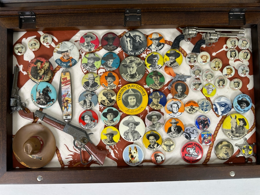 Huge Collection Of Vintage Collectible Western Movie Star Actor Cowboy Buttons, Roy Rogers Pocket Knife & Miniature Toy Pistols / Rifle Displayed In Nice Shawdowbox Display Case: Hoot Gibson, John Wayne, Gene Autry, Hopalong Cassidy 6X11 - See Photos [Photo 4]