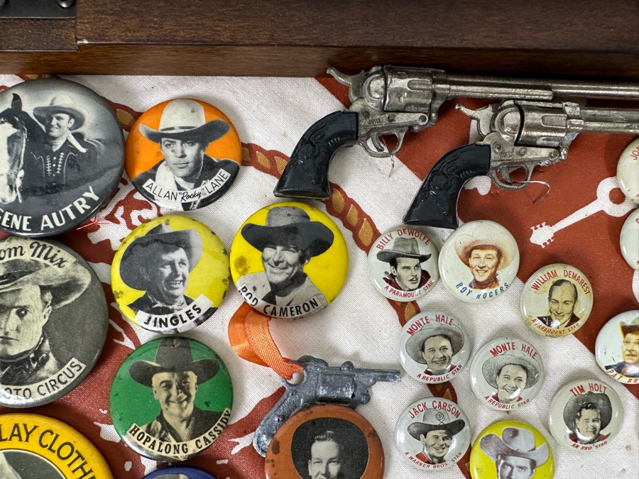 Huge Collection Of Vintage Collectible Western Movie Star Actor Cowboy Buttons, Roy Rogers Pocket Knife & Miniature Toy Pistols / Rifle Displayed In Nice Shawdowbox Display Case: Hoot Gibson, John Wayne, Gene Autry, Hopalong Cassidy 6X11 - See Photos [Photo 17]