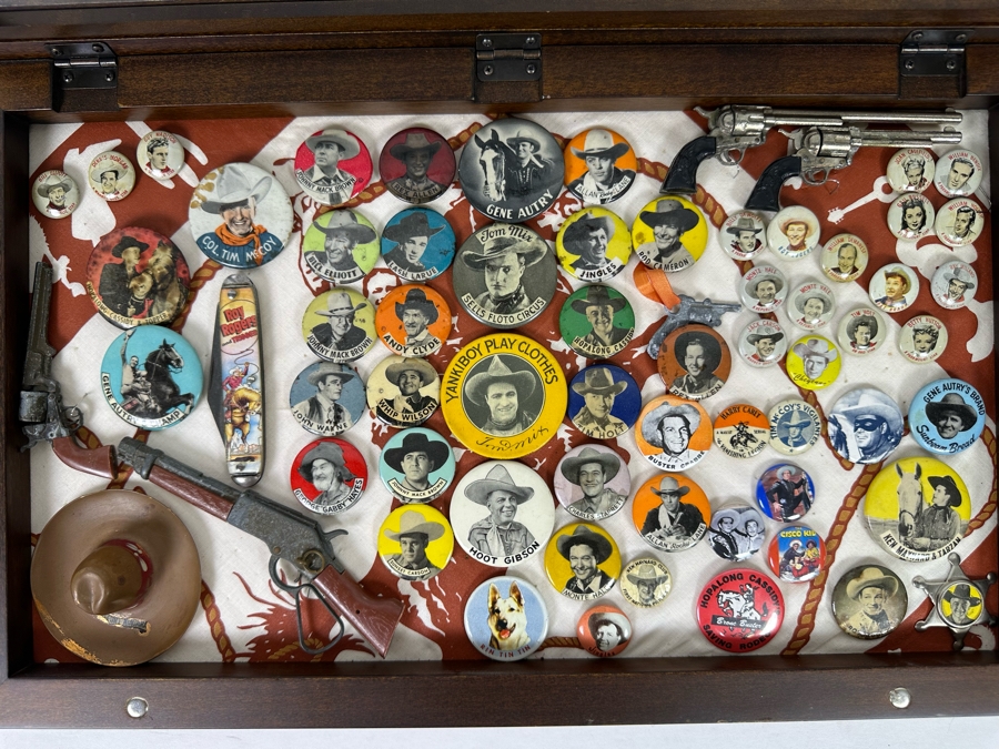 Huge Collection Of Vintage Collectible Western Movie Star Actor Cowboy Buttons, Roy Rogers Pocket Knife & Miniature Toy Pistols / Rifle Displayed In Nice Shawdowbox Display Case: Hoot Gibson, John Wayne, Gene Autry, Hopalong Cassidy 6X11 - See Photos [Photo 28]