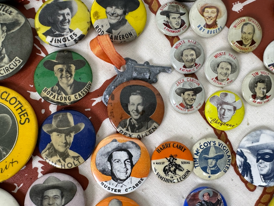 Huge Collection Of Vintage Collectible Western Movie Star Actor Cowboy Buttons, Roy Rogers Pocket Knife & Miniature Toy Pistols / Rifle Displayed In Nice Shawdowbox Display Case: Hoot Gibson, John Wayne, Gene Autry, Hopalong Cassidy 6X11 - See Photos [Photo 18]