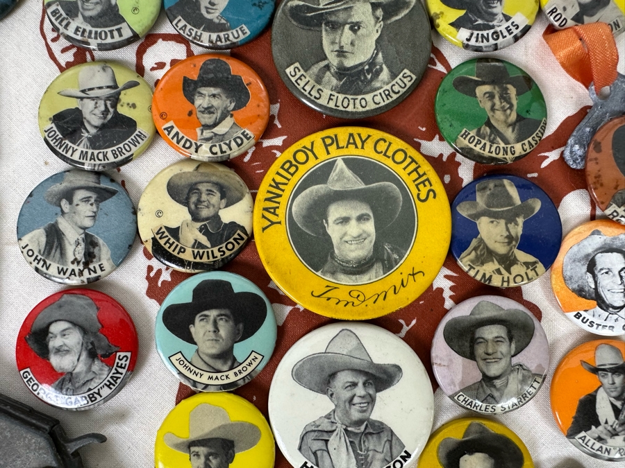 Huge Collection Of Vintage Collectible Western Movie Star Actor Cowboy Buttons, Roy Rogers Pocket Knife & Miniature Toy Pistols / Rifle Displayed In Nice Shawdowbox Display Case: Hoot Gibson, John Wayne, Gene Autry, Hopalong Cassidy 6X11 - See Photos [Photo 6]