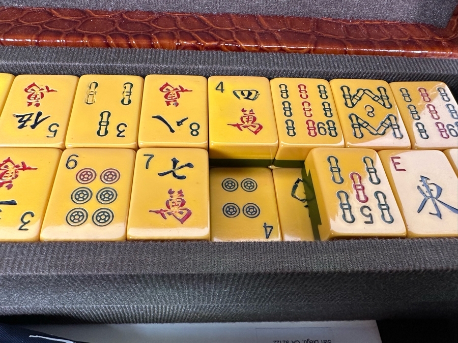 Vintage Mah-Jongg Mahjong Portable Game Set With Mah-Jongg Tiles & Racks [Photo 9]
