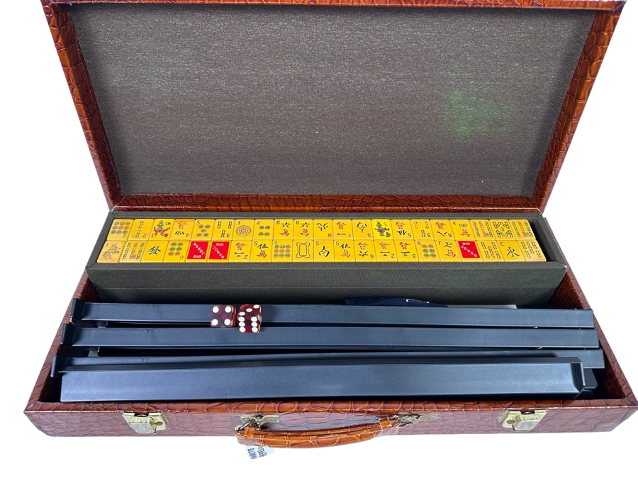 Vintage Mah-Jongg Mahjong Portable Game Set With Mah-Jongg Tiles & Racks