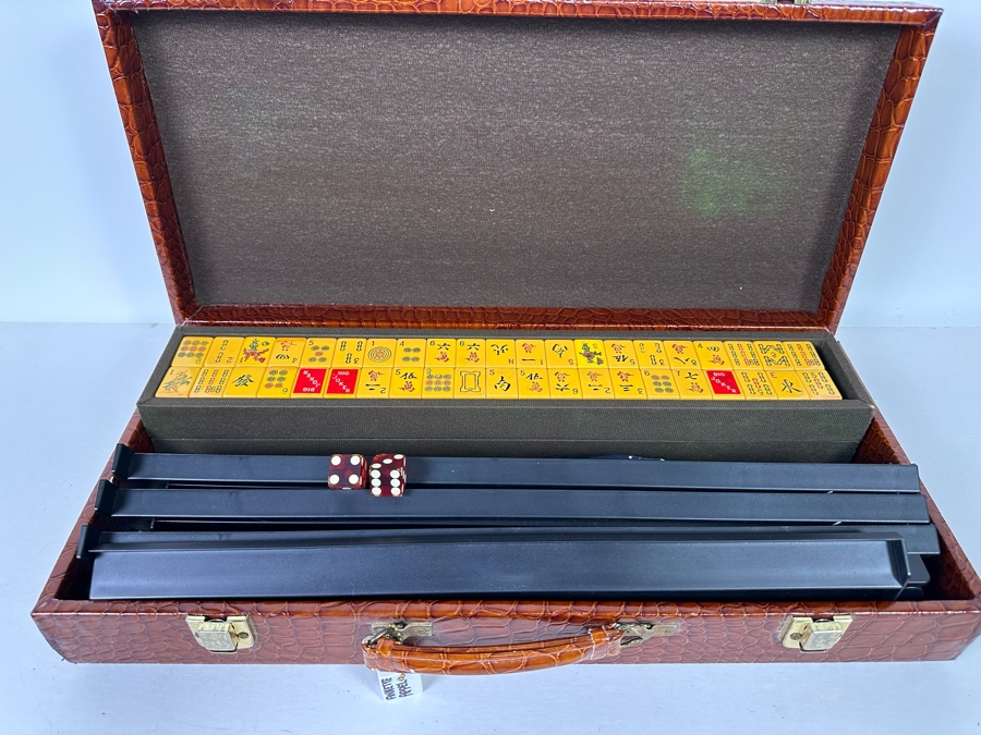 Vintage Mah-Jongg Mahjong Portable Game Set With Mah-Jongg Tiles & Racks [Photo 2]
