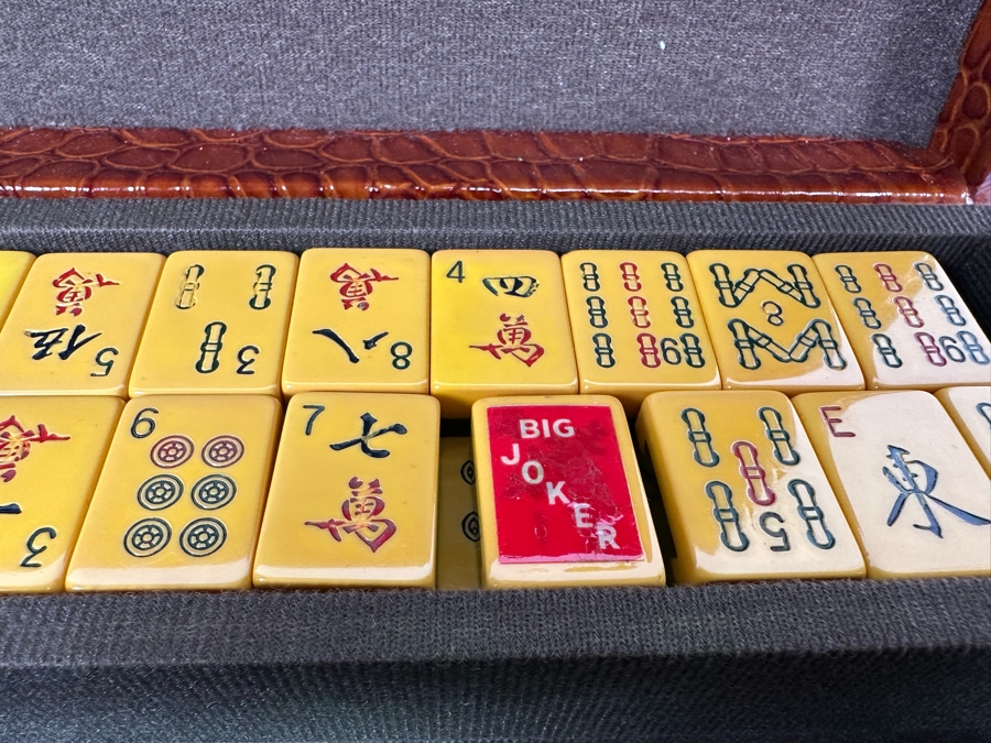 Vintage Mah-Jongg Mahjong Portable Game Set With Mah-Jongg Tiles & Racks [Photo 8]