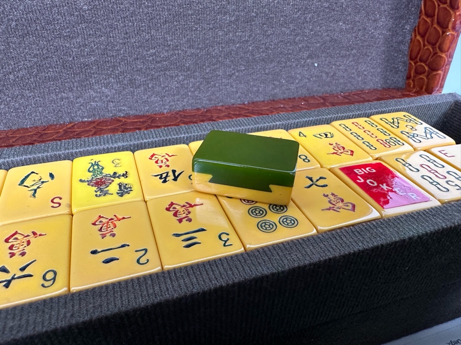 Vintage Mah-Jongg Mahjong Portable Game Set With Mah-Jongg Tiles & Racks [Photo 7]