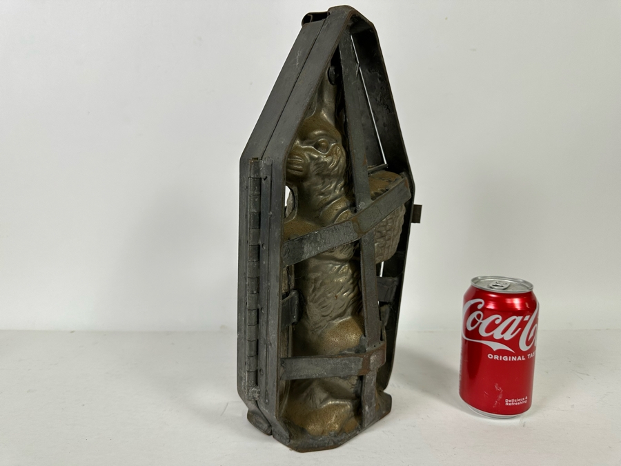 Large Vintage Easter Bunny Chocolate Mold Commercial Grade 7W X 5D X 14H [Photo 8]