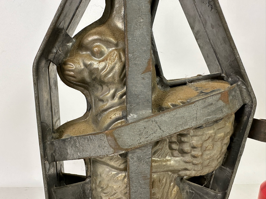 Large Vintage Easter Bunny Chocolate Mold Commercial Grade 7W X 5D X 14H [Photo 5]