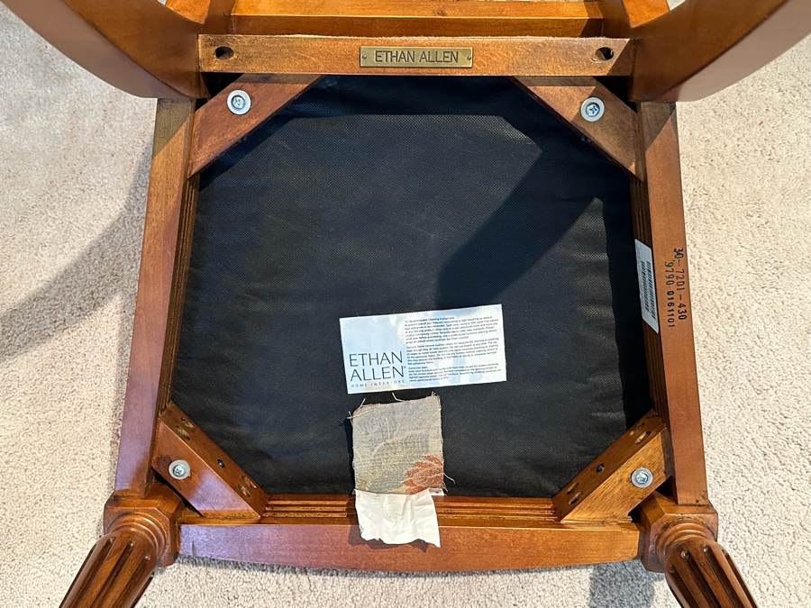 Ethan Allen Goodwin Formal Wooden Dining Table With Two Leaves And Eight Ethan Allen Dining Chairs In Excellent Condition [Photo 18]