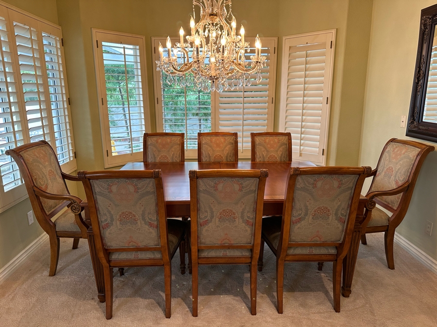 Ethan Allen Goodwin Formal Wooden Dining Table With Two Leaves And Eight Ethan Allen Dining Chairs In Excellent Condition [Photo 3]
