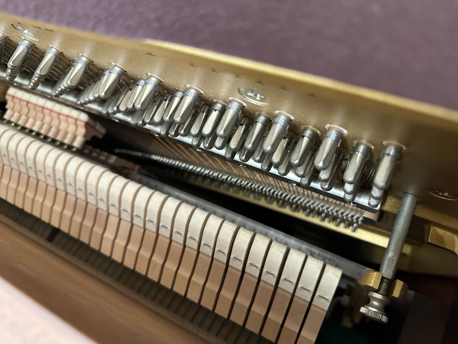 YAMAHA Acoustic P22 Upright Piano In Walnut With Bench 59W X 23.5D X 45.5H [Photo 12]