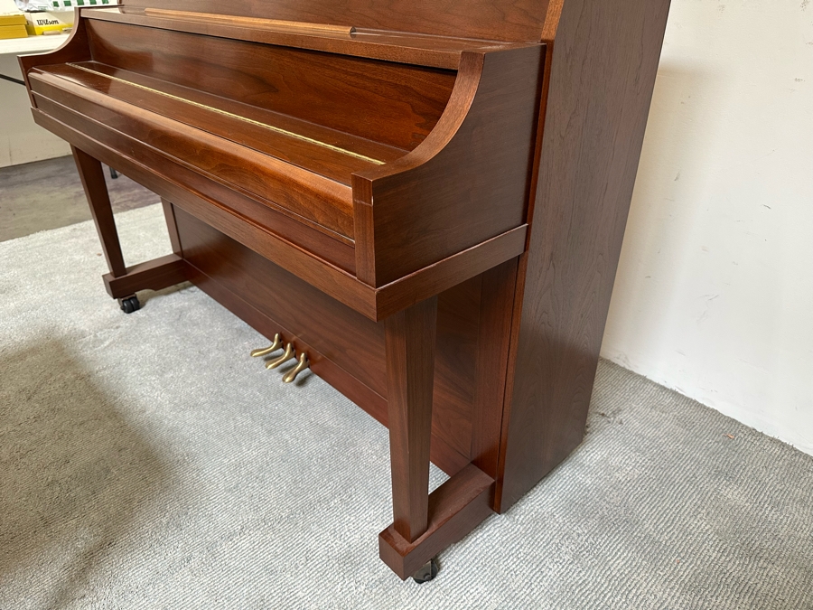 YAMAHA Acoustic P22 Upright Piano In Walnut With Bench 59W X 23.5D X 45.5H [Photo 18]