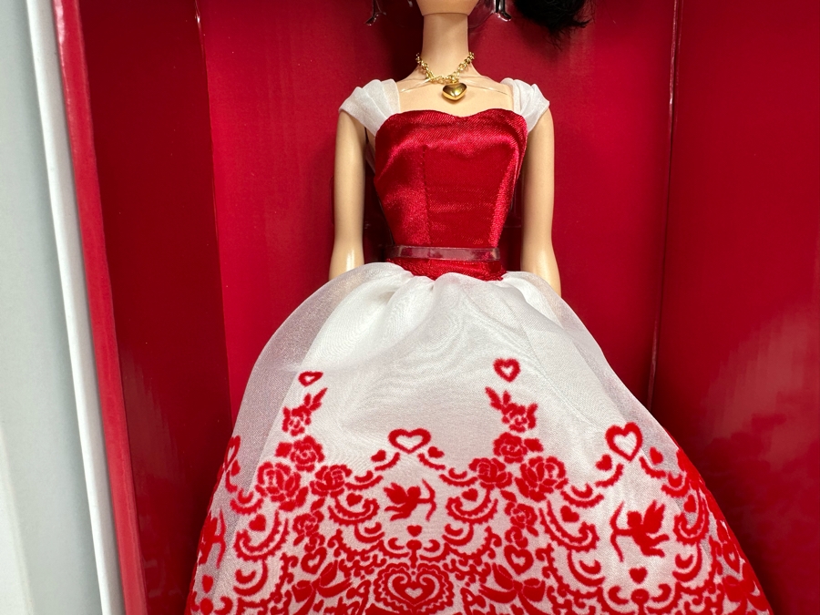 Cupid’s Kisses Holiday Hostess Collection Mattel Barbie Doll 2013 New In Box BCR06 LIMITED EDITION [Photo 4]