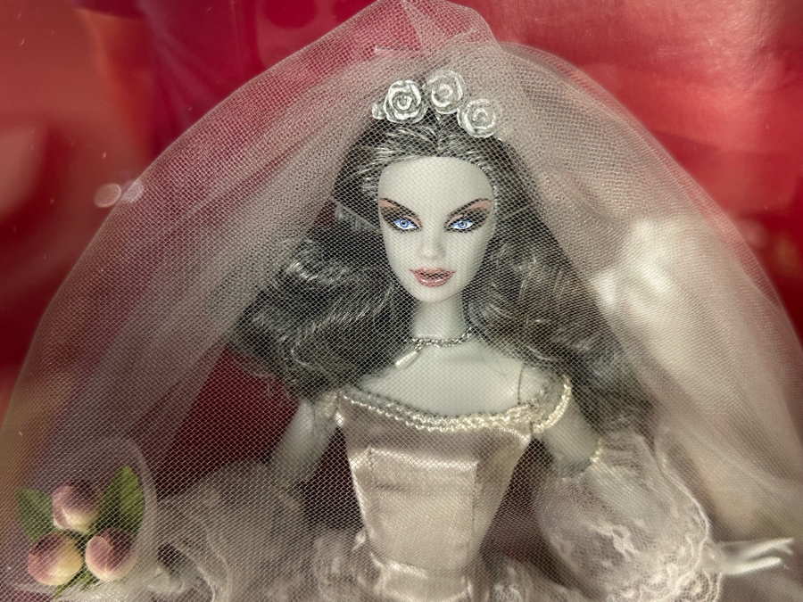 Haunted Beauty Zombie Bride Limited Edition Of 25,000 Gold Label Collection Mattel Barbie Doll 2015 New In Box CHX12 [Photo 4]