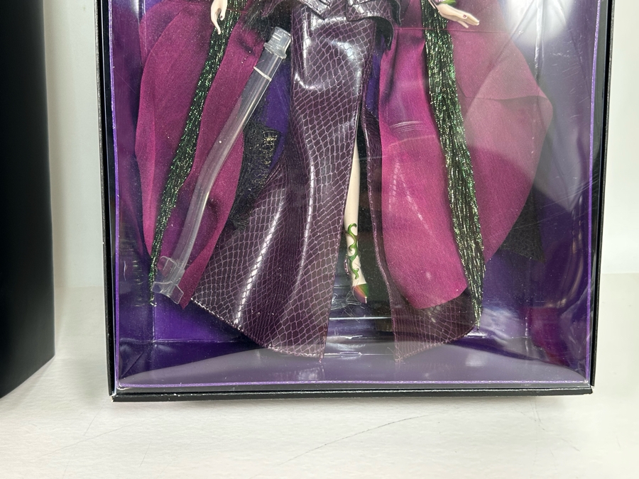 Empress of the Aliens Limited Edition of 4,800 Gold Label Collection Mattel Barbie Doll 2011 New In Box W3514 [Photo 6]