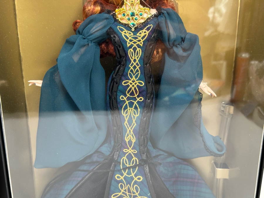 Sorcha Barbie Doll, The Global Glamour Collection Limited Edition Of 10,000 Gold Label Collection Mattel Barbie Doll 2017 New In Box DYX75 [Photo 5]