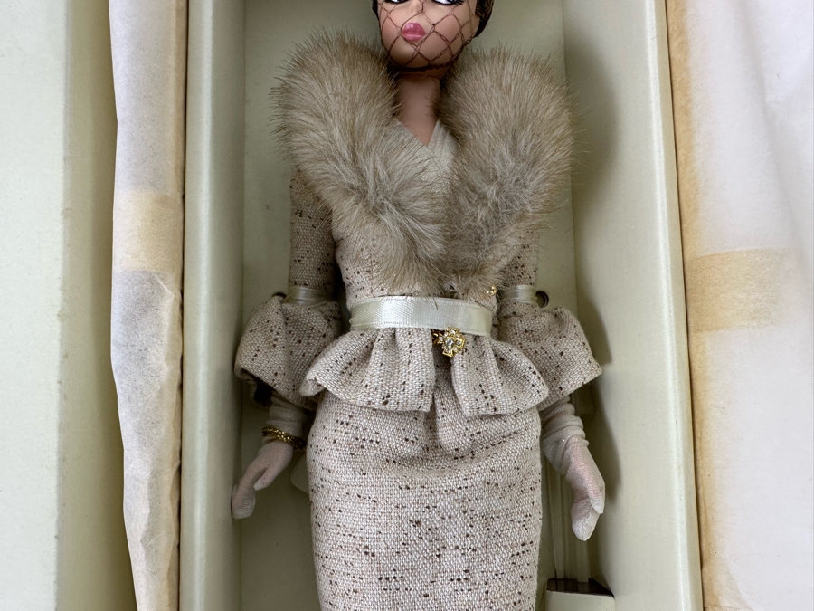 Fashion Model Collection Genuine Silkstone Body Limited Edition Of 10,400 Gold Label Collection Mattel Barbie Doll 2007 New In Box K7964 [Photo 9]