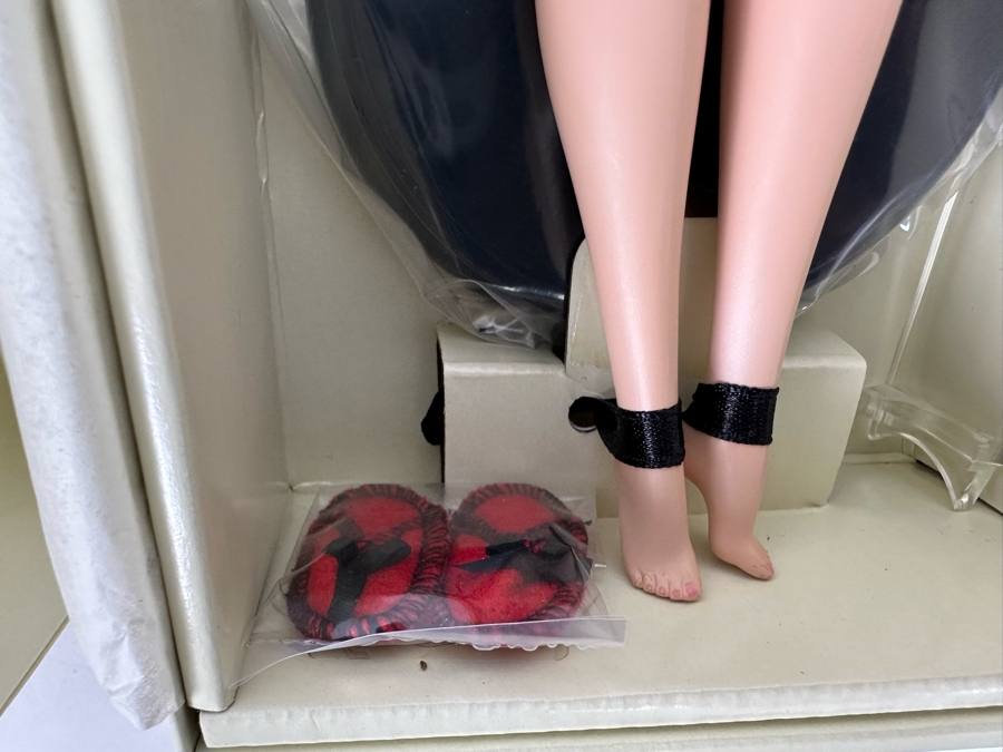 Fashion Model Collection Highland Fling Genuine Silkstone Body Limited Edition of 25,000 Gold Label Collection Mattel Barbie Doll 2005 New In Box J0939 [Photo 10]