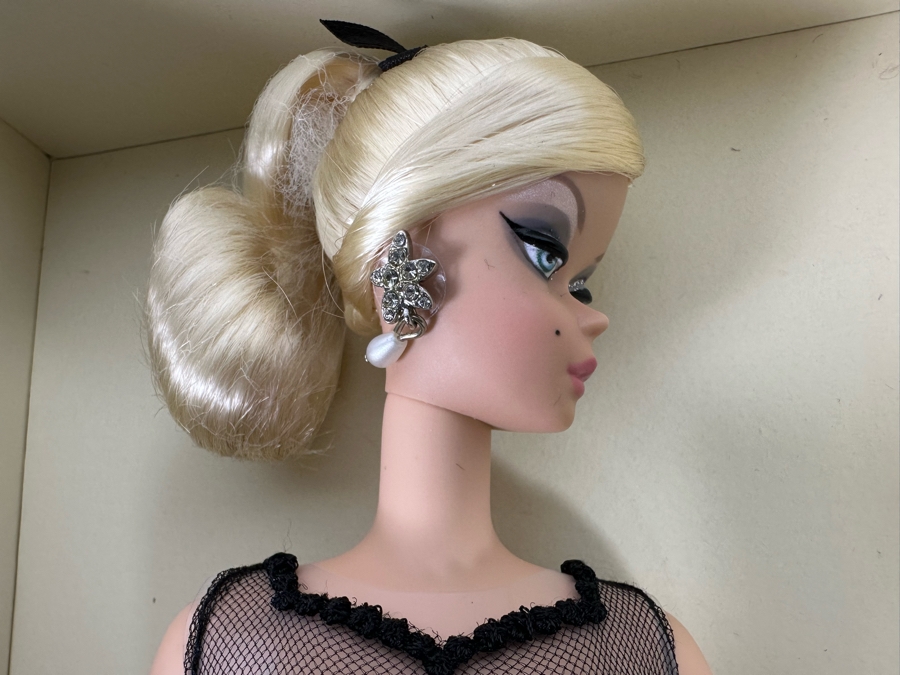 Fashion Model Collection Cocktail Dress Genuine Silkstone Body Limited Edition of 14,200 Gold Label Collection Mattel Barbie Doll 2012 New In Box X8253 [Photo 5]