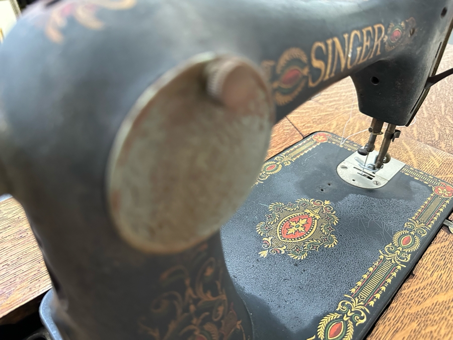Antique Singer Treadle Sewing Machine With Tiger Oak Cabinet Missing Belt 36W X 18D X 30H [Photo 16]