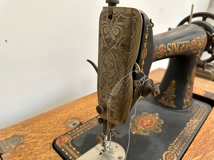 Antique Singer Treadle Sewing Machine With Tiger Oak Cabinet Missing Belt 36W X 18D X 30H [Photo 17]