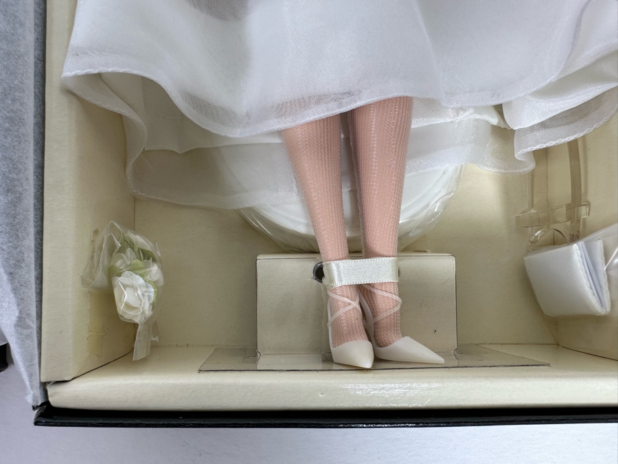 Fashion Model Collection Principessa Silkstone Body Limited Edition of 8,700 Gold Label Collection Mattel Barbie Doll 2013 New In Box BCP83 [Photo 10]