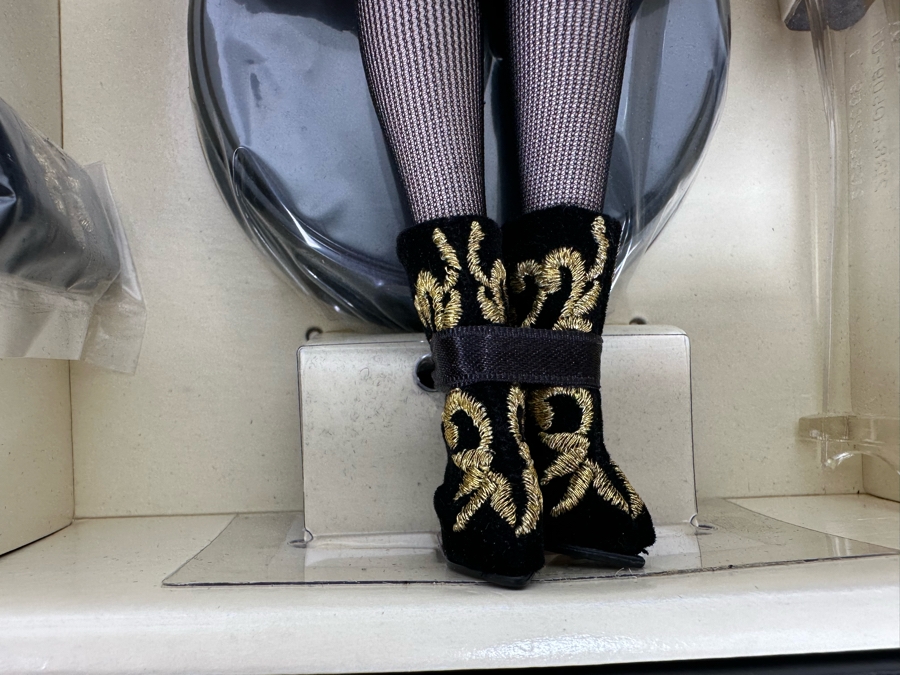 Fashion Model Collection Luciana Silkstone Body Limited Edition of 6,000 Gold Label Collection Mattel Barbie Doll 2013 New In Box BHD22 [Photo 11]