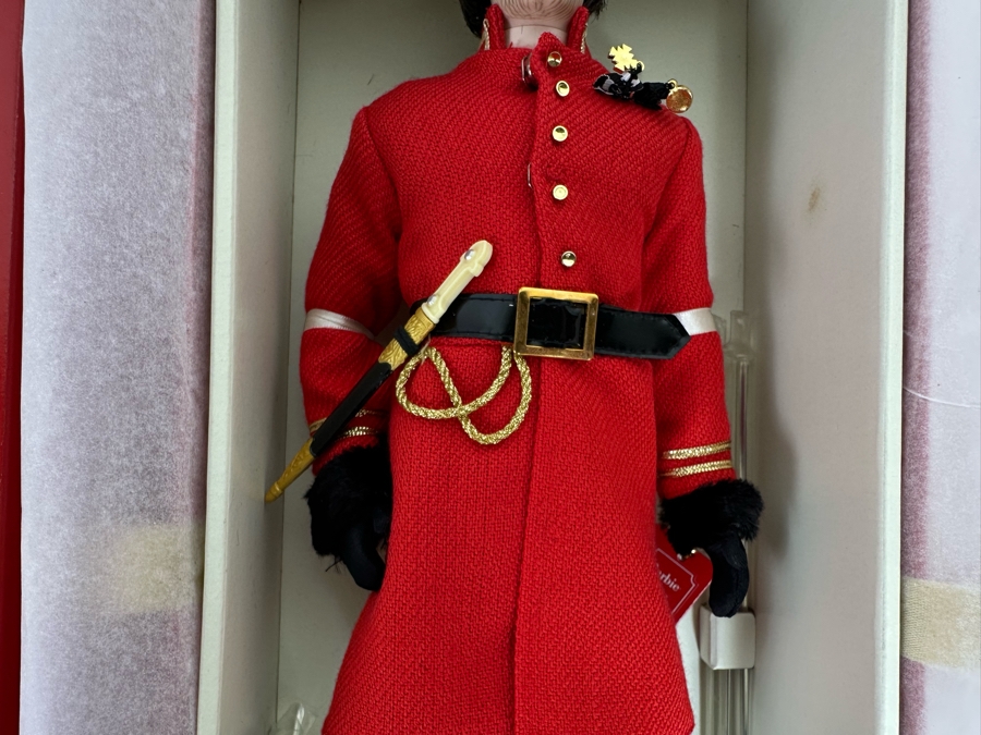 Fashion Model Collection Nicolai Silkstone Body Limited Edition of 4,000 Gold Label Collection Mattel Ken Doll 2010 New In Box T7679 [Photo 6]