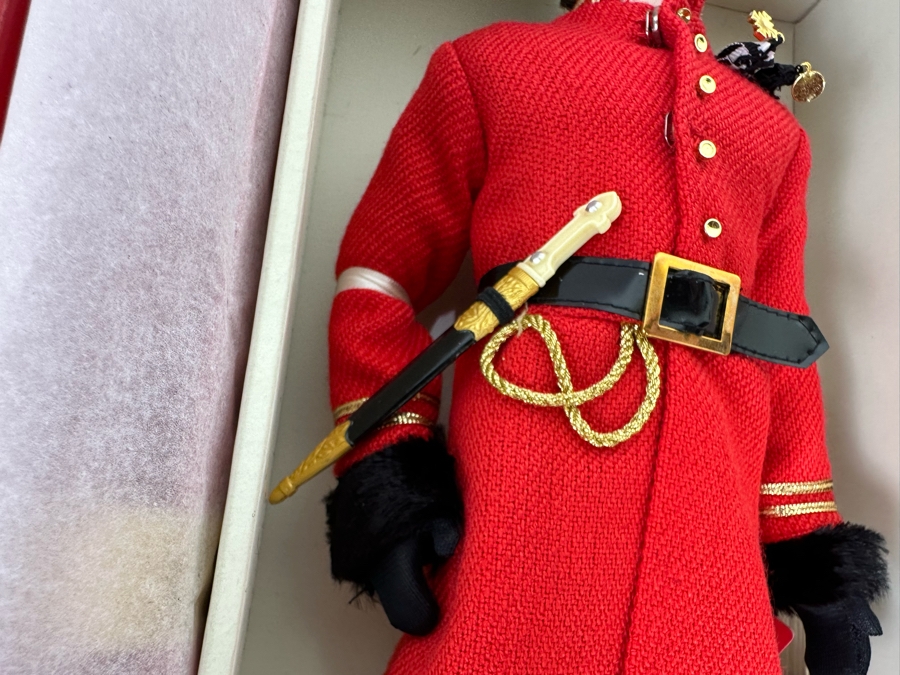 Fashion Model Collection Nicolai Silkstone Body Limited Edition of 4,000 Gold Label Collection Mattel Ken Doll 2010 New In Box T7679 [Photo 8]