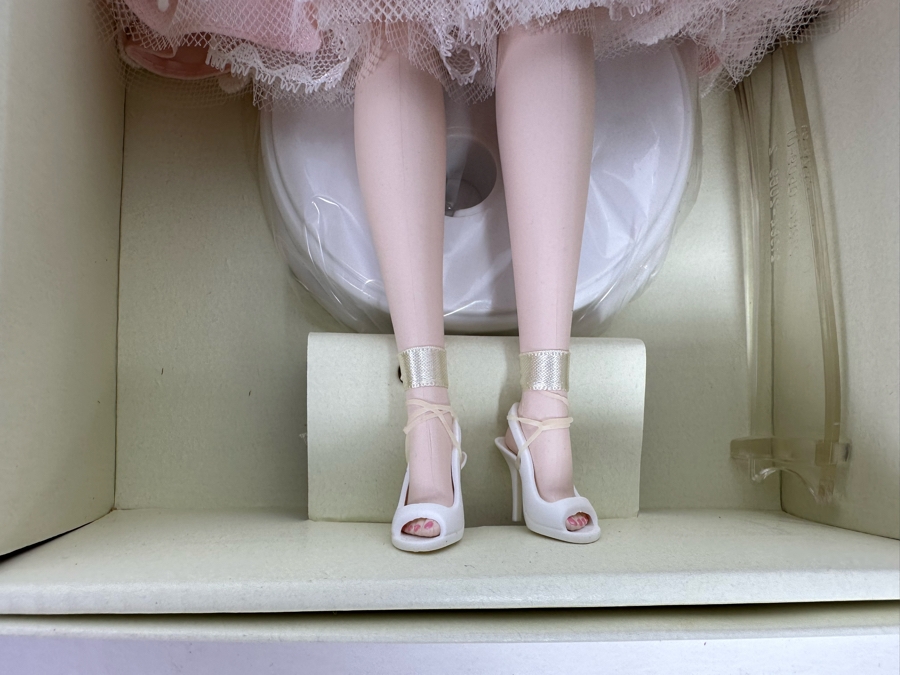 Fashion Model Collection Southern Belle Silkstone Body Limited Edition of 10,300 Gold Label Collection Mattel Barbie Doll 2008 New In Box N5009 [Photo 10]