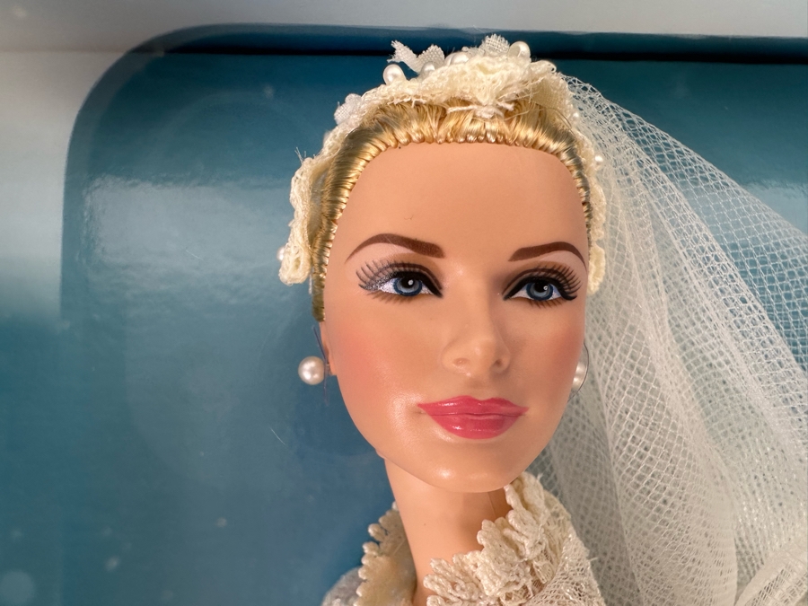 Grace Kelly The Bride Silkstone Body Limited Edition of 13,100 Gold Label Collection Mattel Barbie Doll 2011 New In Box T7942 [Photo 7]