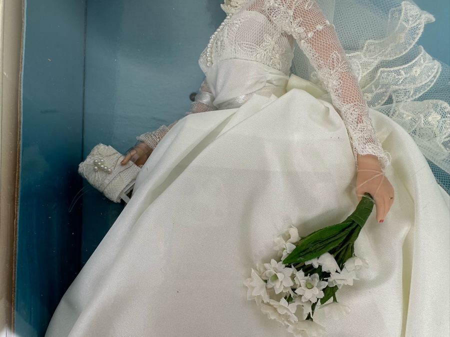 Grace Kelly The Bride Silkstone Body Limited Edition of 13,100 Gold Label Collection Mattel Barbie Doll 2011 New In Box T7942 [Photo 8]