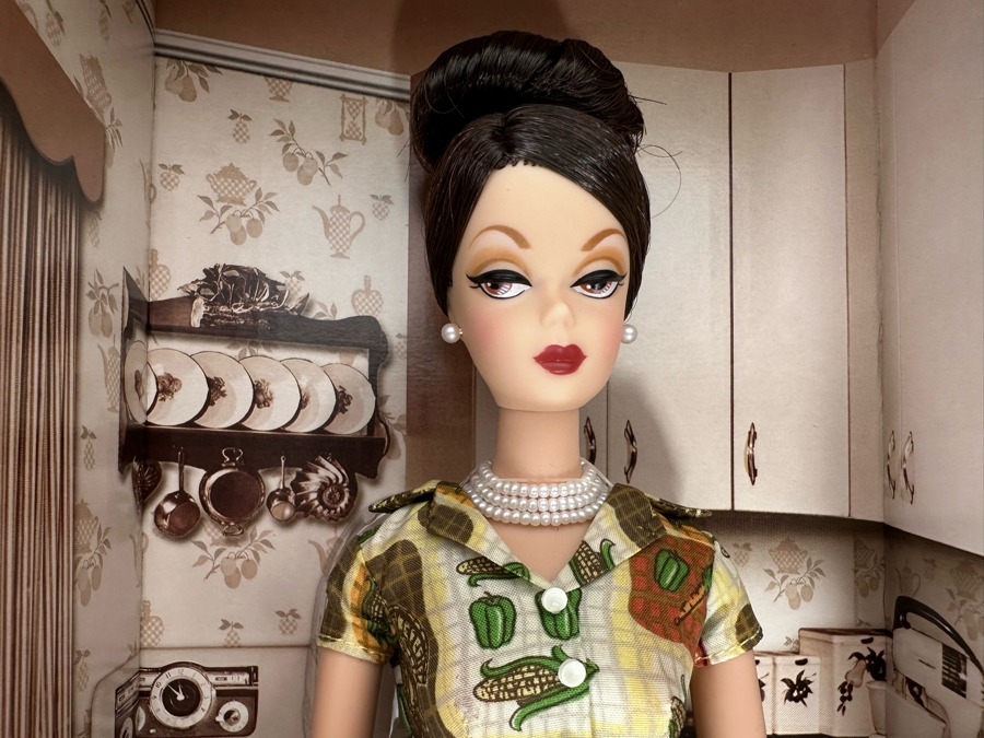 Holiday Hostess Collection Thanksgiving Feast Limited Edition of 3,100 Gold Label Collection Mattel Barbie Doll 2010 New In Box FOF693 [Photo 6]