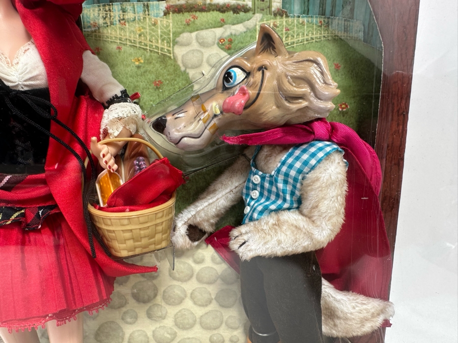 Little Red Riding Hood and the Wolf Limited Edition of 50,000 Silver Label Collection Mattel Barbie Doll 2008 New In Box N3245 [Photo 5]
