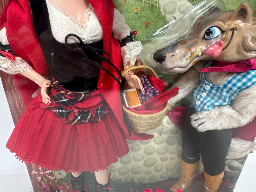 Little Red Riding Hood and the Wolf Limited Edition of 50,000 Silver Label Collection Mattel Barbie Doll 2008 New In Box N3245 [Photo 4]
