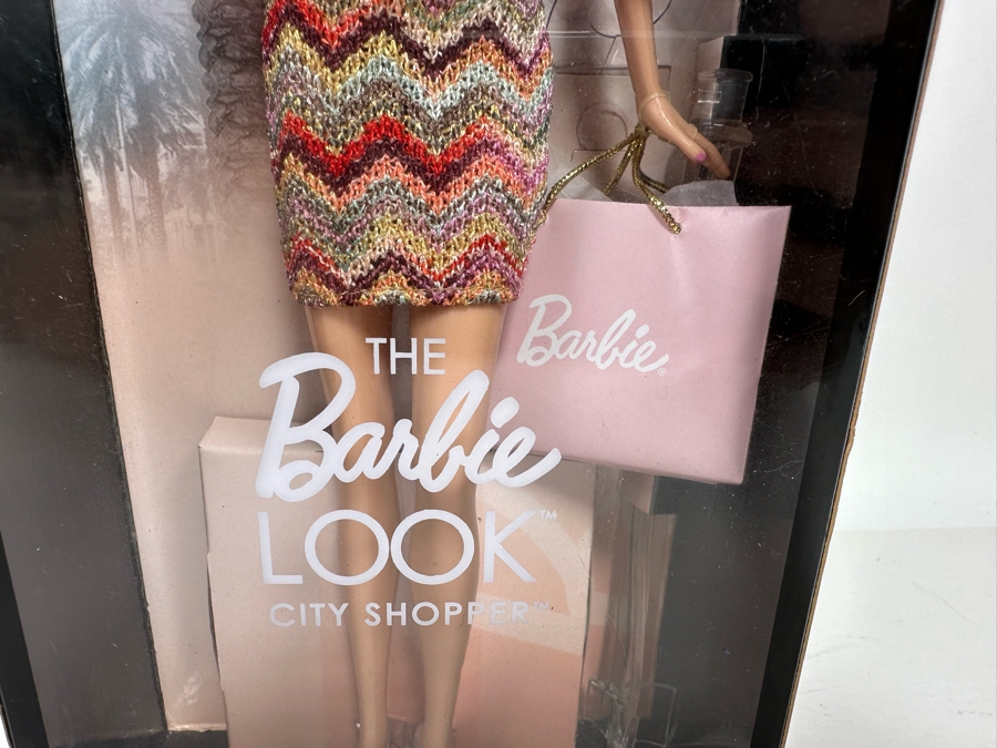 The Look City Shopper Black Label Collection Mattel Barbie Doll 2012 New In Box X8256 [Photo 7]