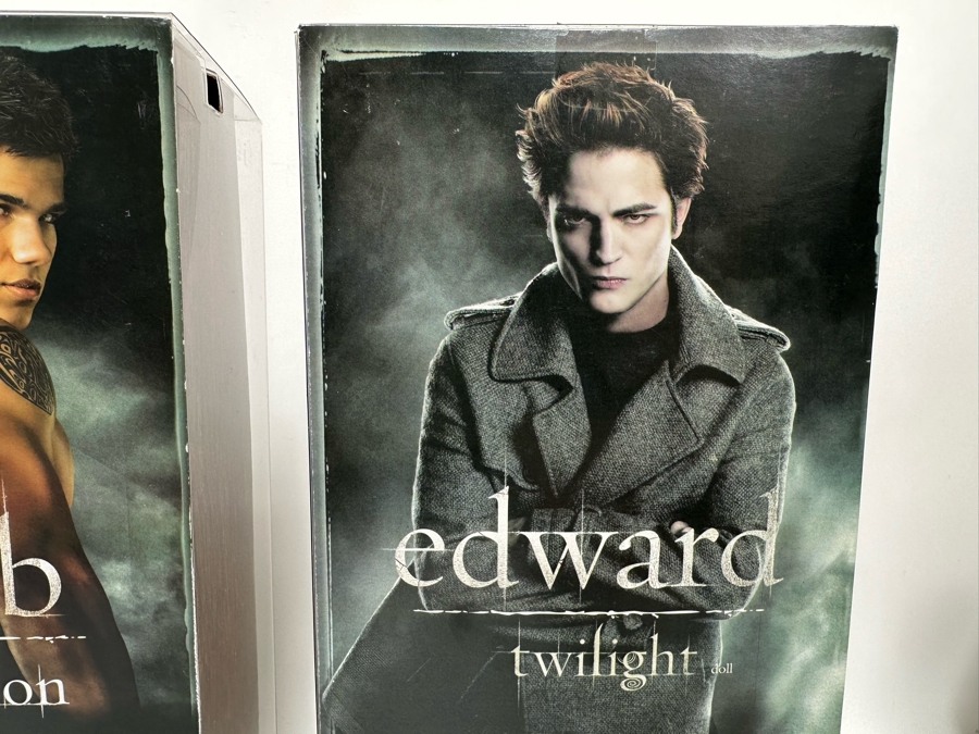 Twilight and New Moon Movie Pink Label Collection Mattel Barbie Dolls Edward, Jacob and Bella 2009 New In Box R4161/R9909/R4162 [Photo 14]