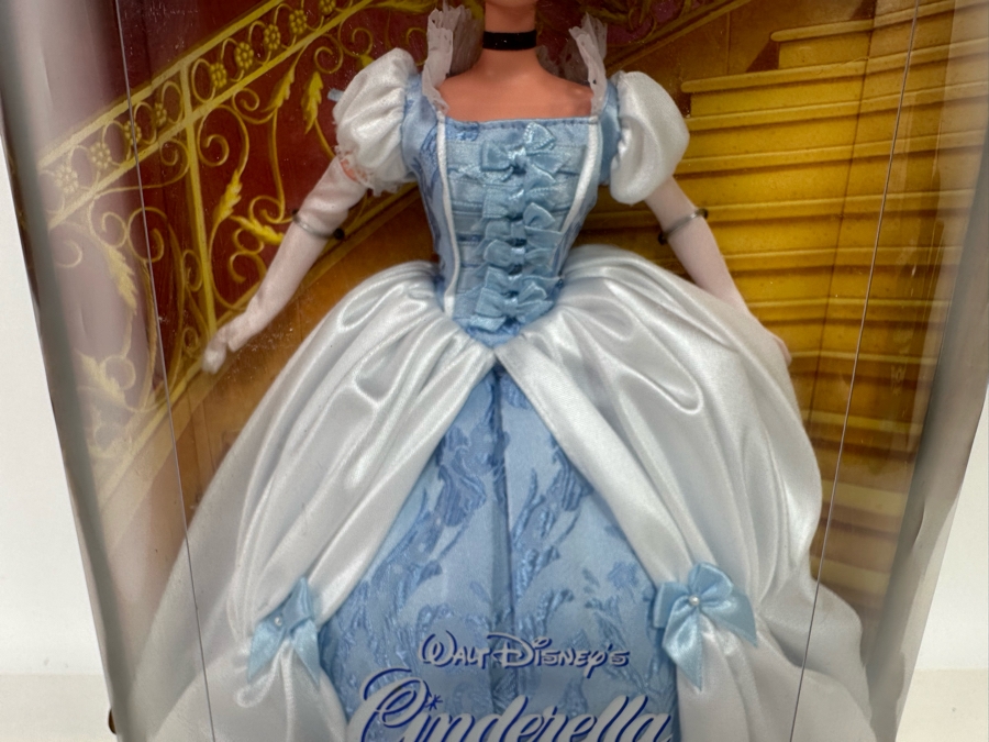 Walt Disney’s 50th Anniversary Cinderella Doll 1999 New in Box 26291 [Photo 4]