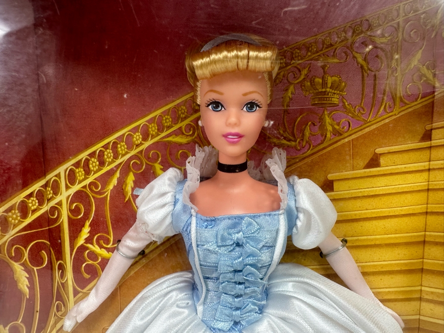 Walt Disney’s 50th Anniversary Cinderella Doll 1999 New in Box 26291 [Photo 3]