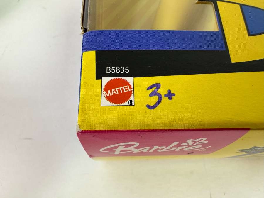 Catwoman and Batgirl Mattel Barbie Dolls 2004/2003 New In Box B5838/B5835 [Photo 13]