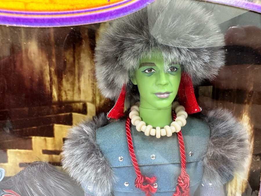 The Wizard of Oz Scarecrow and Winkie Guard & Winged Monkey Pink Collection Mattel Ken Dolls 2006 New In Box K8689/L1291 [Photo 7]