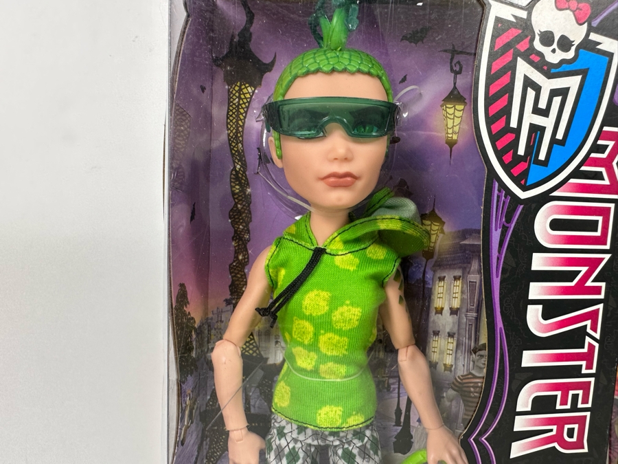 Monster High Scaris City of Frights and Be Yourself. Be Unique. Be a Monster. 2012 New in Box Y0392/BBC82 [Photo 6]