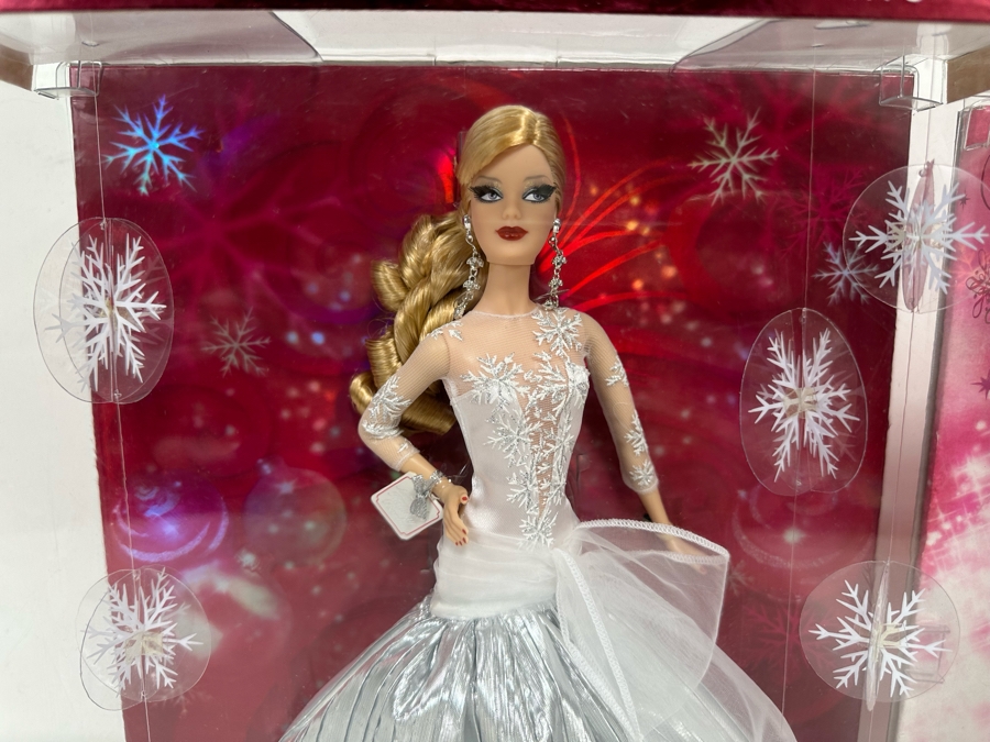 2008 and 2009 Holiday Barbies Mattel Barbie Collector Series 2008/2008 New In Box N6556/L9643 [Photo 4]