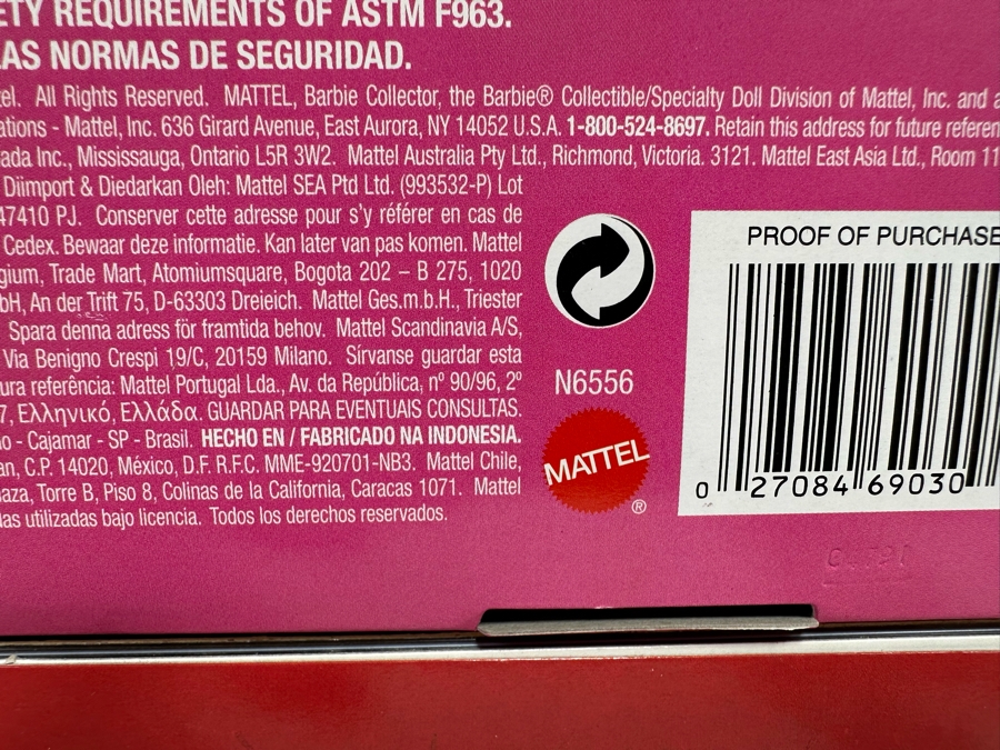 2008 and 2009 Holiday Barbies Mattel Barbie Collector Series 2008/2008 New In Box N6556/L9643 [Photo 13]