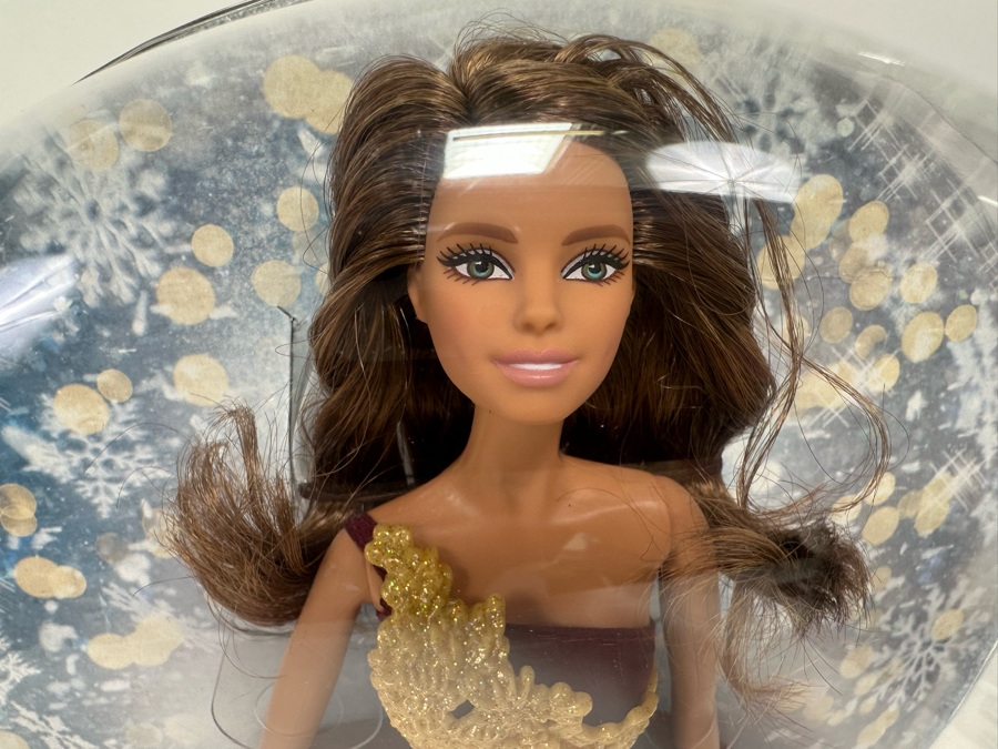 2015 and 2016 Holiday Barbies Mattel Barbie Collector Series 2014/2016 New In Box CHR76/DRD2 [Photo 6]