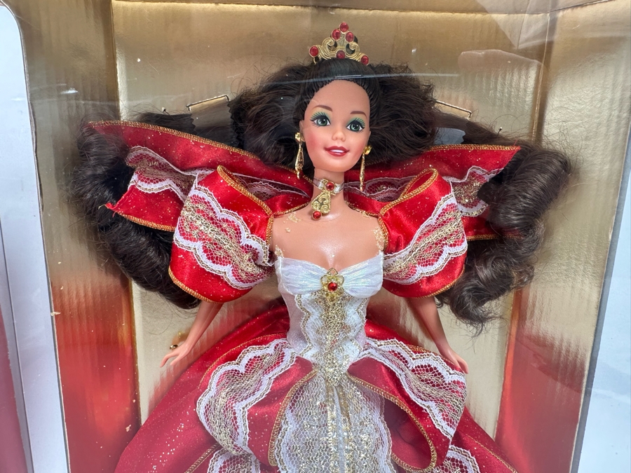 1995 Happy Holidays Barbie Special Edition and 1997 Happy Holidays Special Edition Mattel Barbie Dolls 1995/1997 New In Box 14123/17832 [Photo 7]