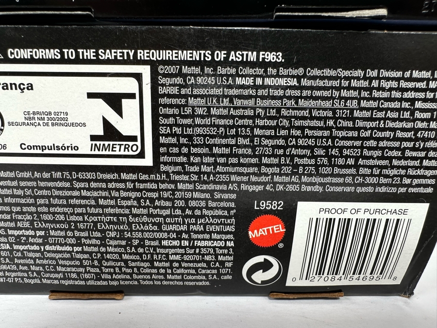 Dolls of the World: Sumatra Indonesia and Russia Pink Label Collection Mattel Barbie Dolls 2009/2007 New In Box R4488/L9582 [Photo 13]