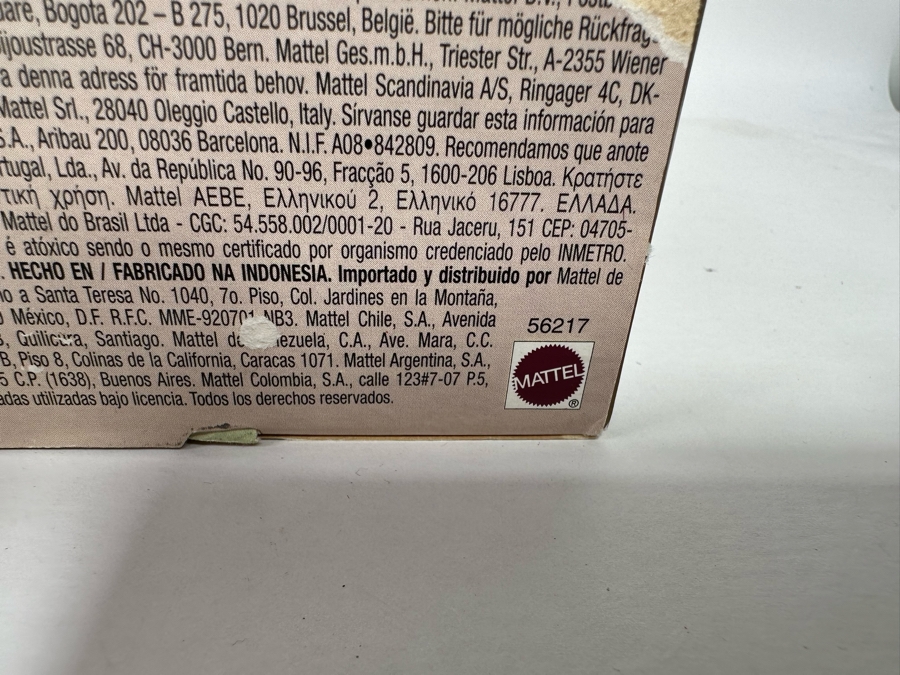 Dolls of the World: Legends of Ireland Faerie Queen and Princess of the Portuguese Empire Barbie Collector Edition Mattel Barbie Dolls 2004/2002 New In Box B3456/56217 [Photo 13]